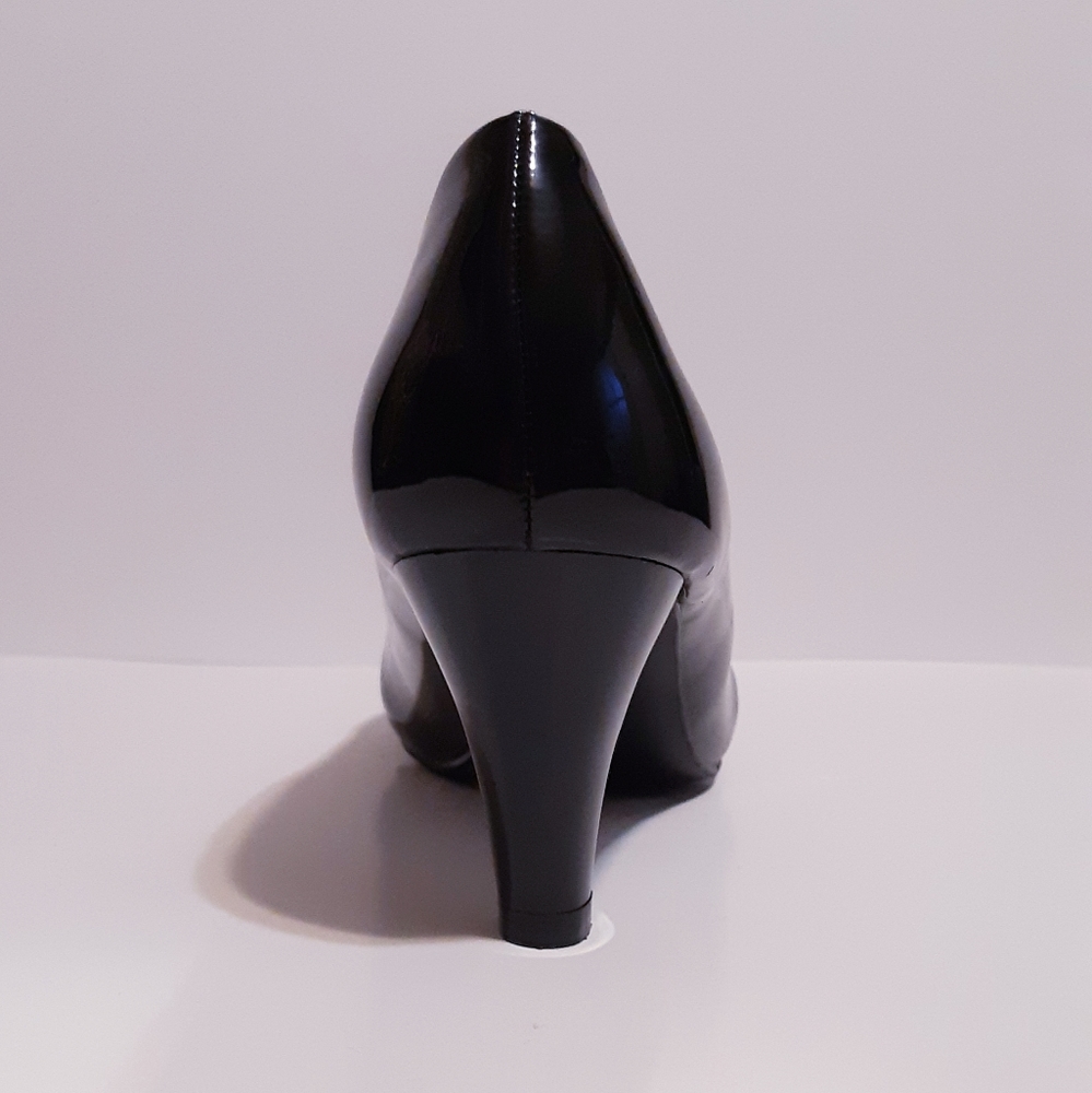 Patent leather pumps 2.5" - Picture 4 of 11